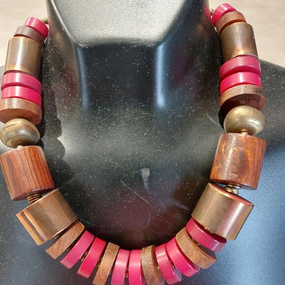 FASHION JEWELLERY Women's Mixed Buttons Balls Statement Necklace - Picture 3 of 6